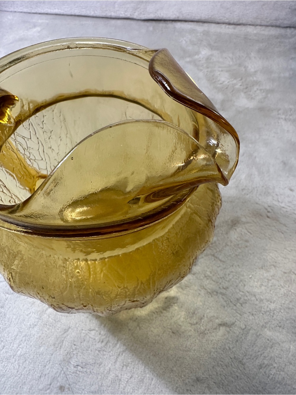 Vintage Anchor Hocking Sprucewood Honey Gold Glass Pitcher 1960’s - Picture 6 of 7